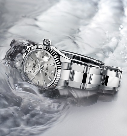 Watchmaking oyster-case banner