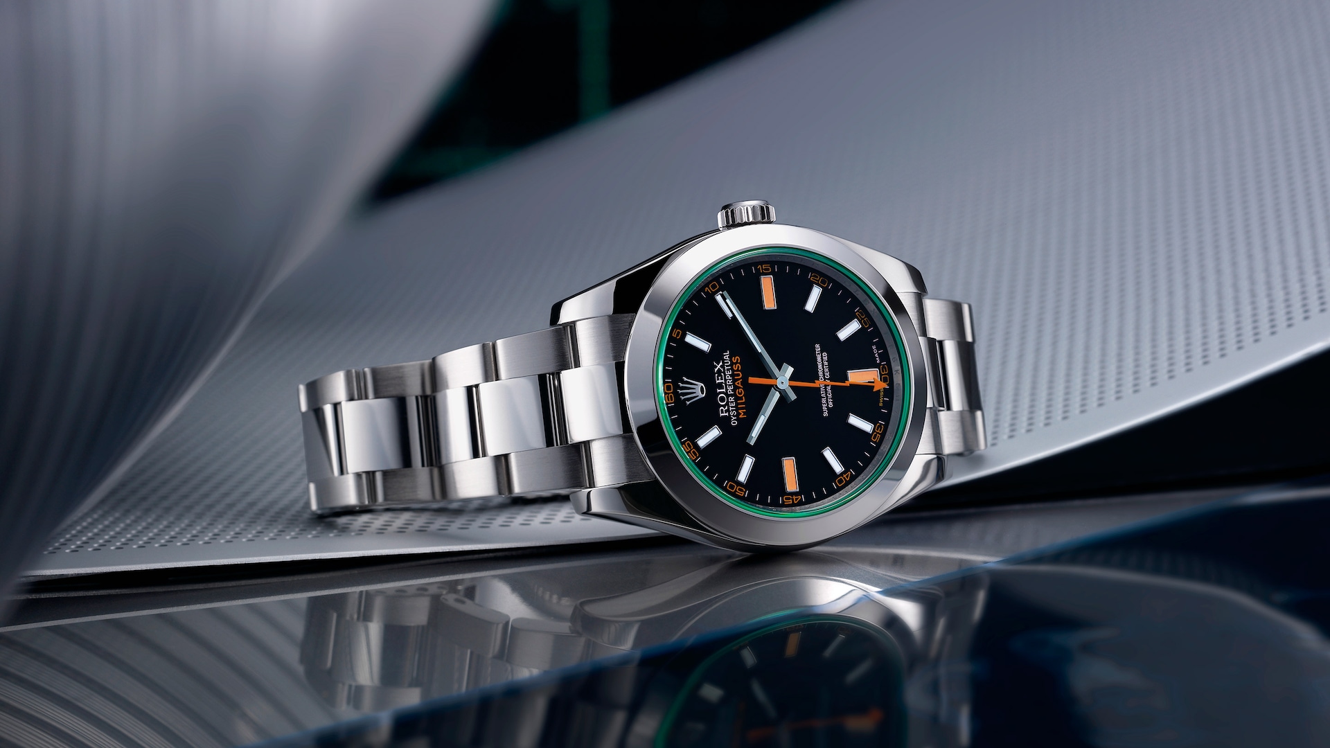 family-page-milgauss-beauty_m116400gv0001_amb_003.jpg
